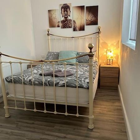 Bali Bliss Garden Flat With Parking Apartment เอนฟิลด์ ภายนอก รูปภาพ